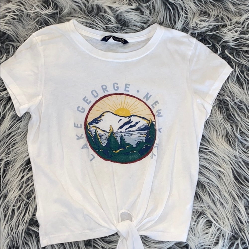 Abercrombie & Fitch Lake George, NY Crop Top
